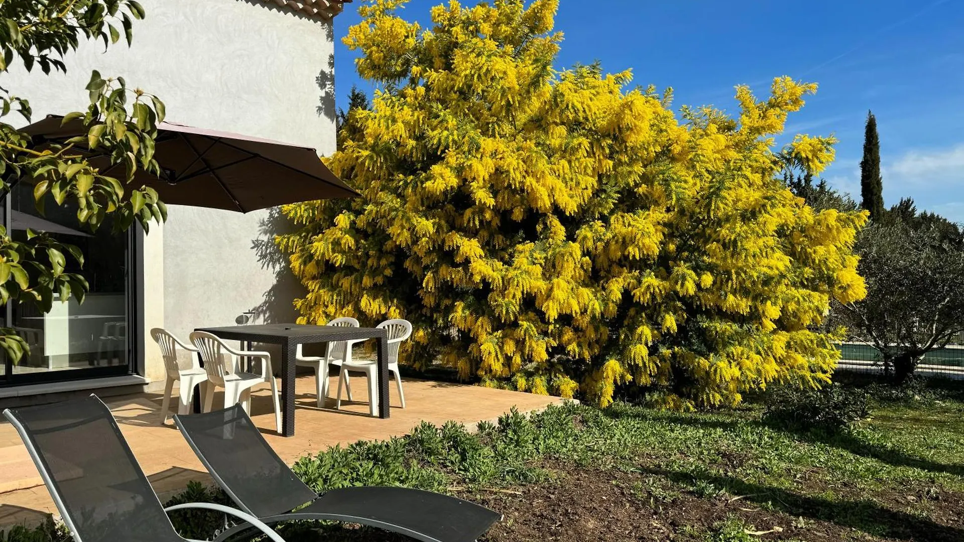 Gite La Crau & Piscine - Oliveraie Bio Mas De Cargane Entressen 0*,  France